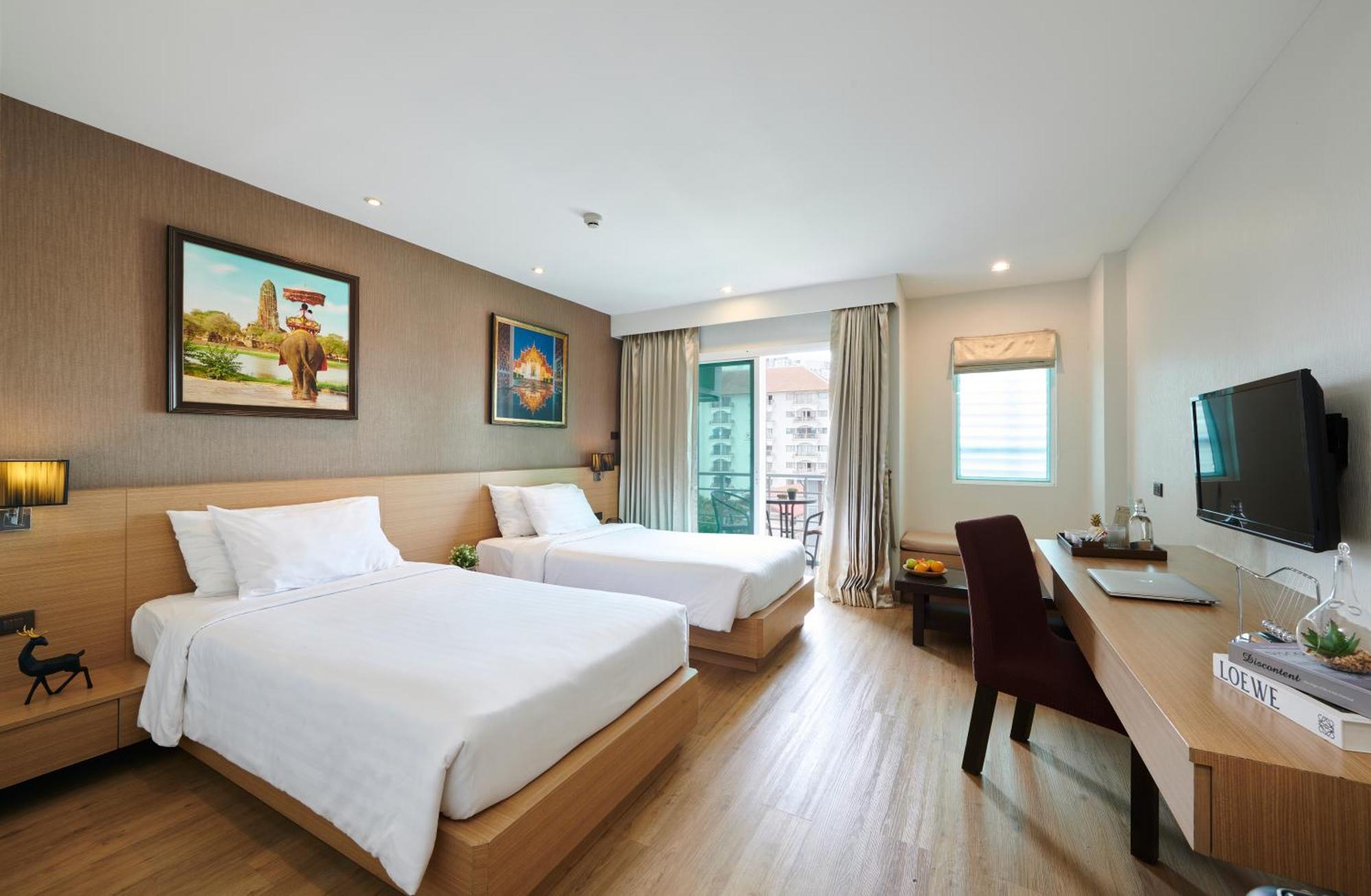 Adelphi Pattaya Hotel Exterior photo