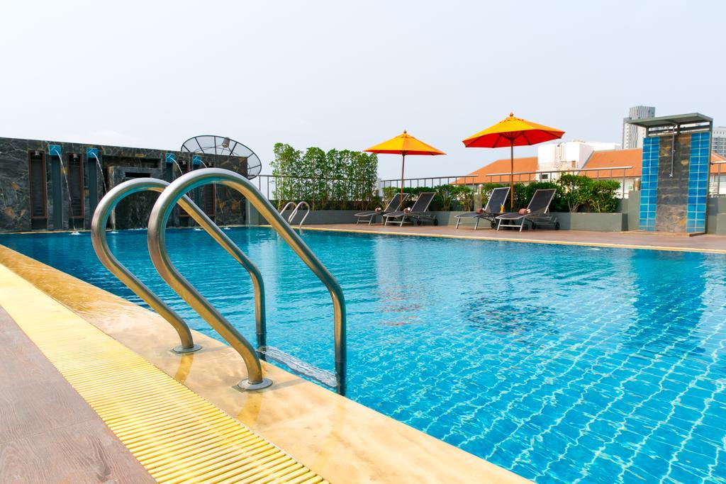 Adelphi Pattaya Hotel Exterior photo