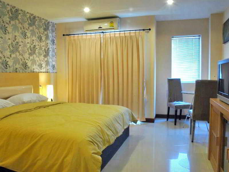 Adelphi Pattaya Hotel Exterior photo